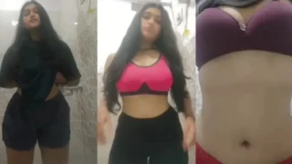 Sexy Girl Pressing Her Boobs Full Video
